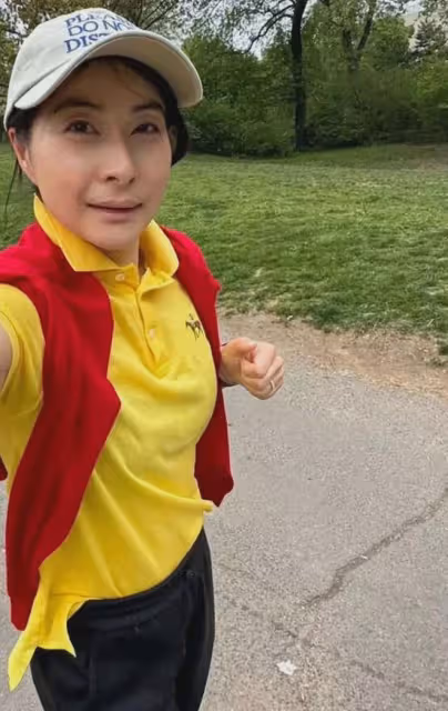 42歲郭晶晶曬素顏晨跑照!穿2000元男士T恤,素麵朝天不在乎形象