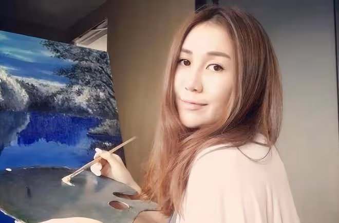 賭王女兒何超盈,「倒貼」數十億嫁東北寒門小伙,婚後怎麼樣了?