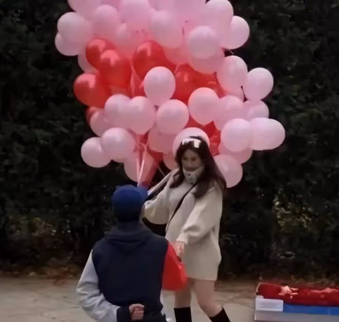賭王女兒何超盈,「倒貼」數十億嫁東北寒門小伙,婚後怎麼樣了?