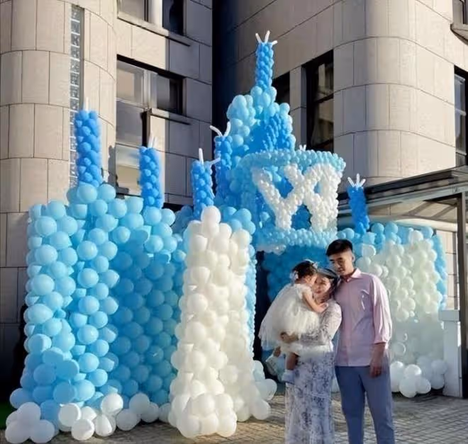賭王女兒何超盈,「倒貼」數十億嫁東北寒門小伙,婚後怎麼樣了?
