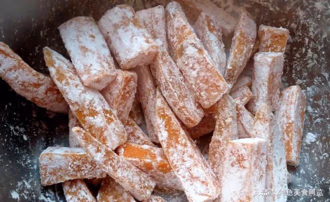 地瓜絕絕子的風味吃法,搭配白糖炒一炒,甜嫩味美,味道嘎嘎棒