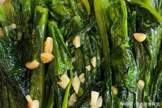 挖到寶了,這款小炒油麥菜太解饞,嫩鮮微辣,低脂下飯的瘦身菜