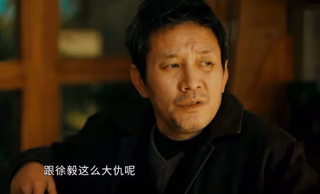 《微暗之火》直到青李爬上周洛的床，周洛還不知，為何南雅離開他