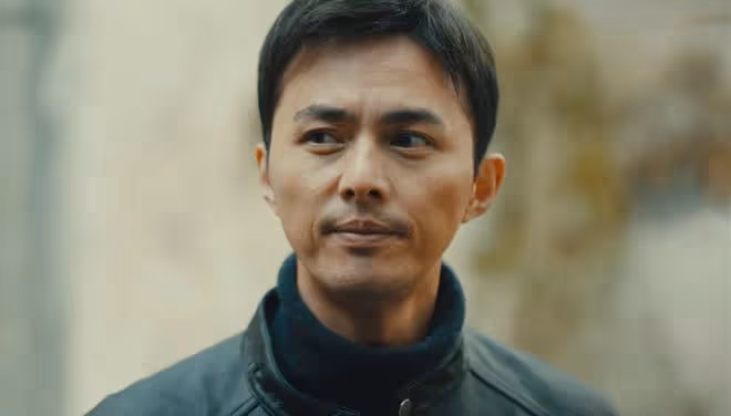 《微暗之火》直到青李爬上周洛的床，周洛還不知，為何南雅離開他