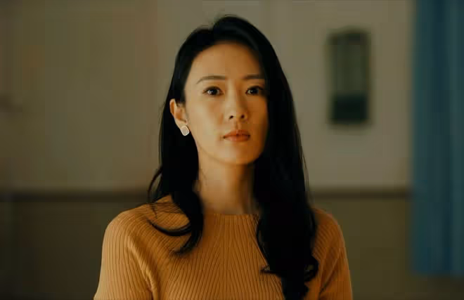 《微暗之火》直到青李爬上周洛的床，周洛還不知，為何南雅離開他