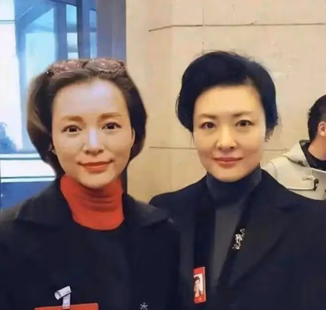 看了周濤董卿的素顏照，才知道美人不在「皮」也不在「骨」