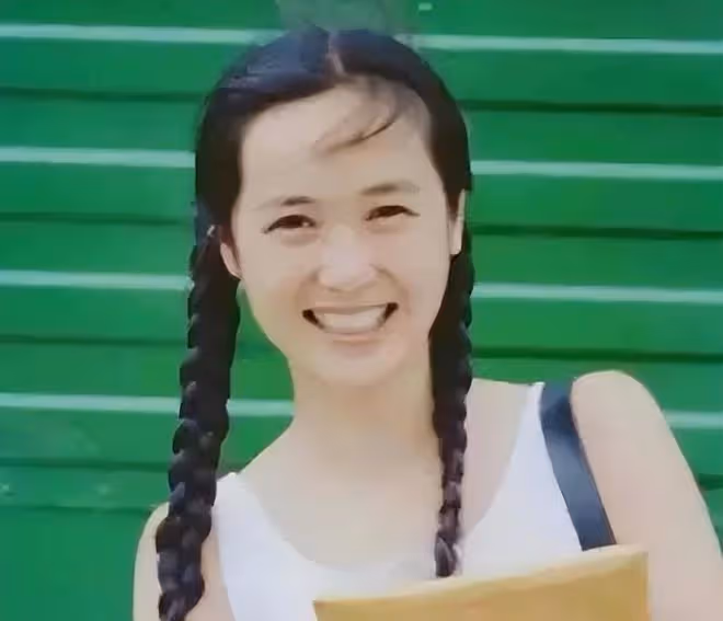看了蔣雯麗的舊照，才明白：顧長衛王全安為啥相繼淪陷，千嬌百媚