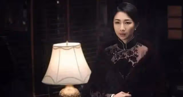 孫紅雷罕見帶老婆亮相,38歲嬌妻超模身材真「招搖」,長得真像,太有夫妻相了