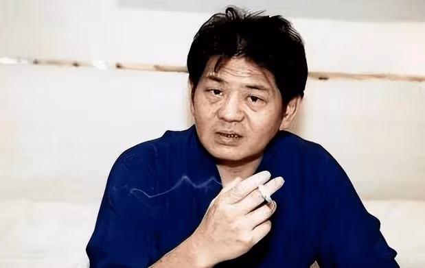 黃任中:花20多億泡妞,一張床睡十人,去世後留給兒子26億巨債