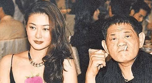 黃任中:花20多億泡妞,一張床睡十人,去世後留給兒子26億巨債
