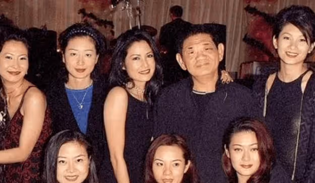 黃任中:花20多億泡妞,一張床睡十人,去世後留給兒子26億巨債
