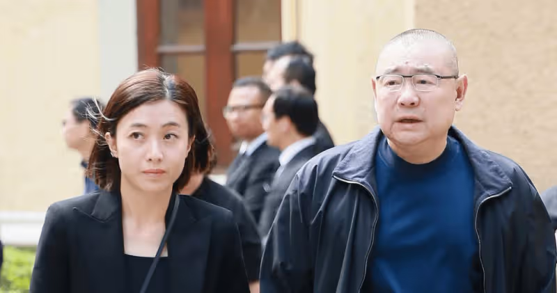 黃任中:花20多億泡妞,一張床睡十人,去世後留給兒子26億巨債