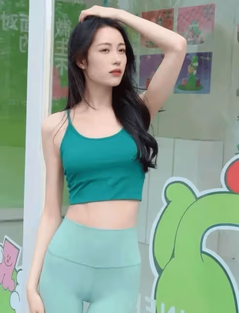 清新綠瑜伽服小坎肩:舒適感超乎想像