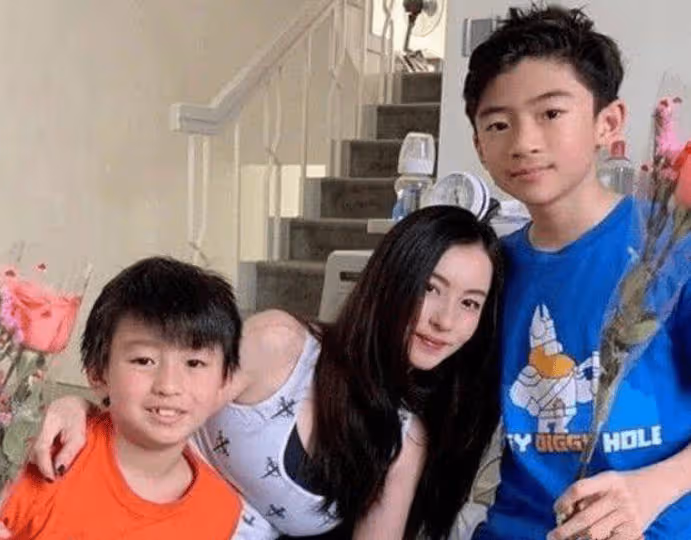 張柏芝從未欠過謝霆鋒，也不欠孩子，她真正欠缺的是對自己