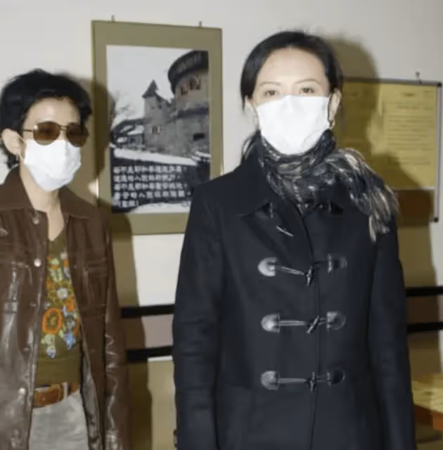 曾華倩為藍潔瑛慶祝61歲冥壽，曬出年輕合影，靚絕五台