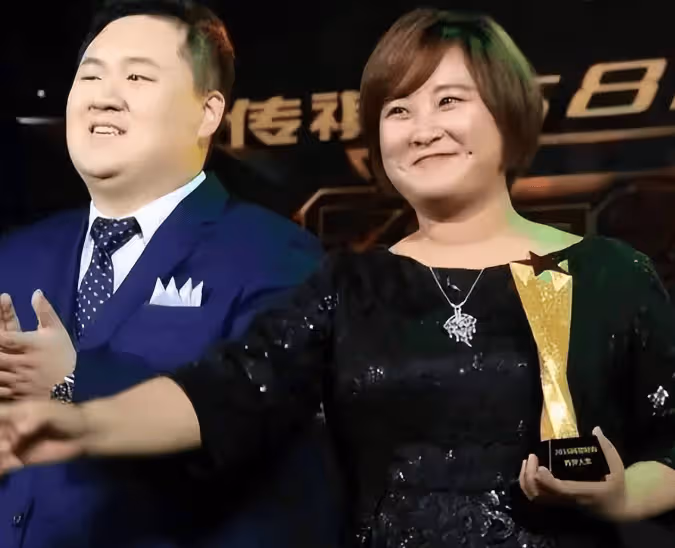 賈玲玩上了姐弟戀，曝與合伙人六年前隱婚，如今生育計劃提上議程