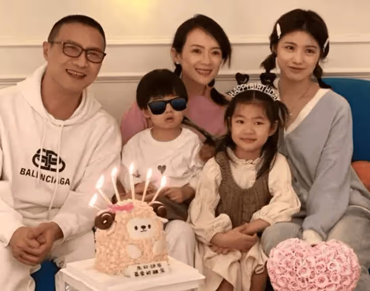 章子怡與倆孩子生活愜意，不在維護婚姻，讓前夫汪峰流淚了