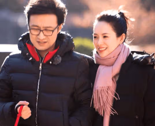 章子怡與倆孩子生活愜意，不在維護婚姻，讓前夫汪峰流淚了