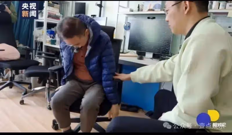 央視記者含淚採訪蔡磊，情況不樂觀，舌頭嘴唇萎縮，拒絕父母探望