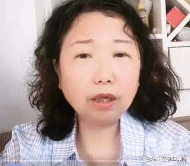 許敏直播帶貨人氣爆棚，老杜曬主持人道歉通話，開播稱一切已結束