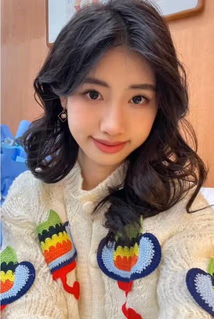 馮小剛養女首曬童年照，徐小朵從小就是萌妹子，和爸媽同框超有愛