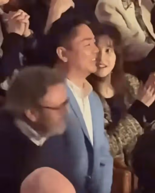 劉強東夫婦現身李雲迪演奏會，恩愛有加，章澤天顏值更勝從前