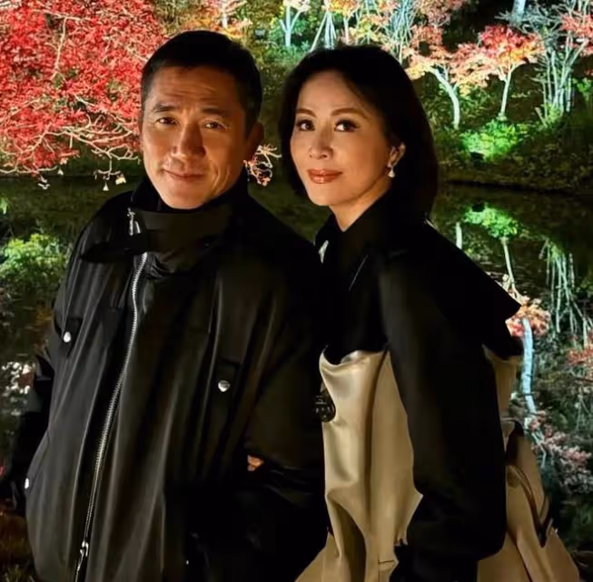 梁朝偉劉嘉玲國外度假,夫妻甜蜜如初,力破婚變傳聞