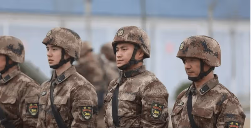 嘎子哥花1億翻拍《戰狼2》,模仿吳京不成,卻成全網笑料