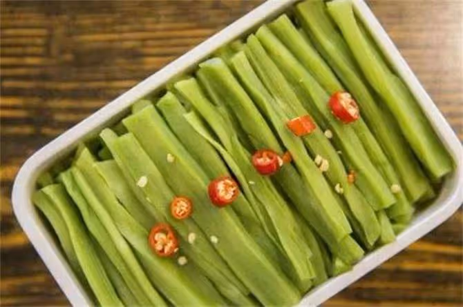 貢菜到底是什麼?它是萵筍嗎?貢菜和萵筍有什麼區別