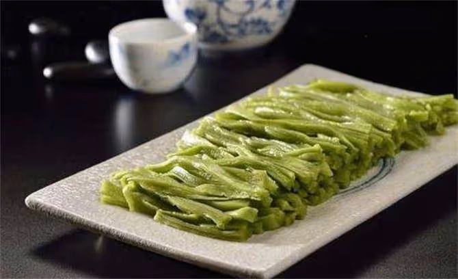 貢菜到底是什麼?它是萵筍嗎?貢菜和萵筍有什麼區別