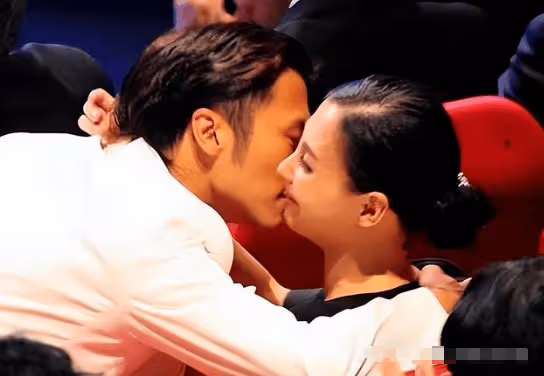張柏芝錯付了！離婚後謝霆鋒13年不見她原因，被王菲7個字一嘴道出