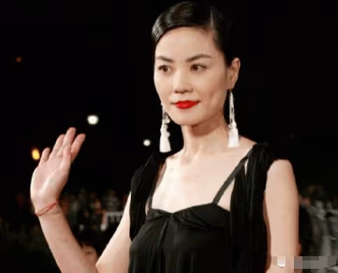 張柏芝錯付了！離婚後謝霆鋒13年不見她原因，被王菲7個字一嘴道出