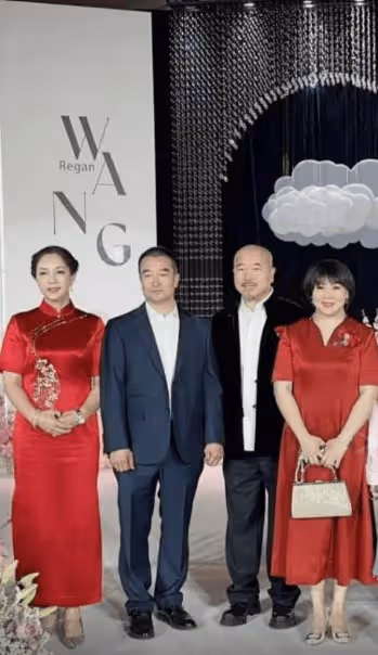 王小利23歲小兒子結婚，婚禮現場照曝光，長子王亮未出席引爭議