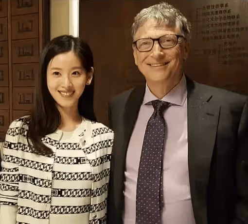 劉強東章澤天看李雲迪演奏會，兩人台下小動作不斷，章澤天贏麻了