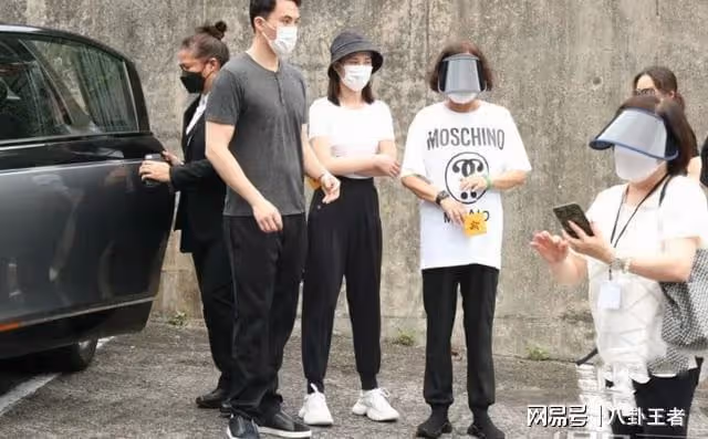 豪門小白臉不好當！何超蓮竇驍疑分手，有圖有證據，竇驍太慘了