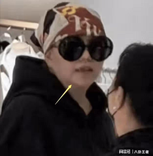 張惠妹瘦成紙片人！小男友貼心陪伴逛商場，投資千萬為男友開酒吧