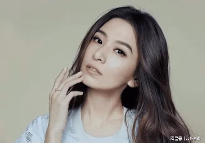 粉絲稱田馥甄來內地是被糟蹋！罵大陸網友小粉蟲，還要養她一輩子