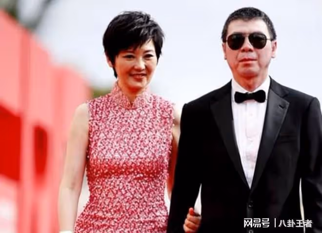 徐帆發現帳戶被轉走2072萬，質問馮小剛：你養小3了，花這麼多錢
