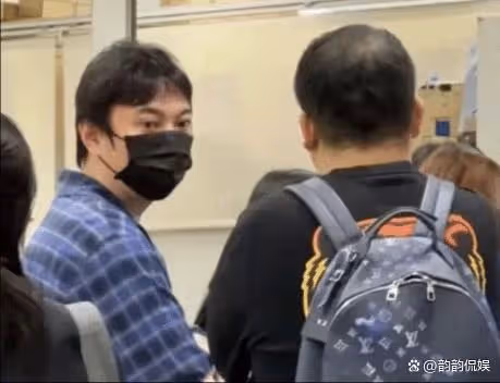 王思聰日本新歡曝光！時尚穿搭引熱議