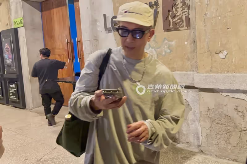 狗仔直擊｜具俊曄演唱會急Call 大S慶功宴！小S台上「胸部」貼身鋼管秀超辣
