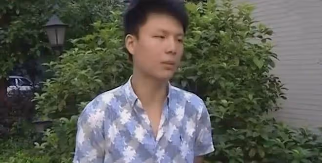 得知兒子非親生男子瞬間崩潰,妻子:結婚時我已經懷孕,是你糊塗