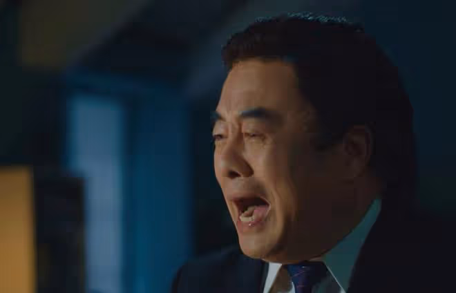 農村男孩幸運就業,老闆嚴厲異常,他多次想辭職,老闆:我是你爸