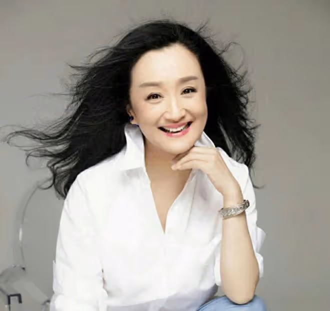 演員楊昆：沒有孩子別墅被拍賣，61歲憑藉著退休金生活