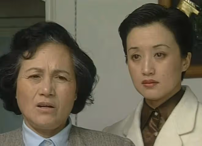 演員楊昆：沒有孩子別墅被拍賣，61歲憑藉著退休金生活