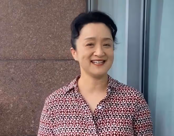 演員楊昆：沒有孩子別墅被拍賣，61歲憑藉著退休金生活