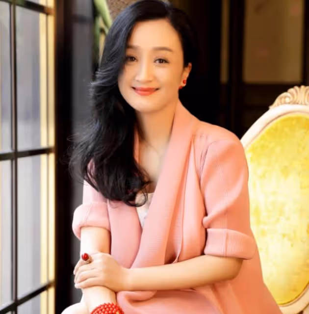 演員楊昆：沒有孩子別墅被拍賣，61歲憑藉著退休金生活