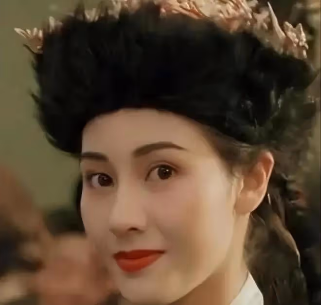 李嘉欣姐姐苦熬5年逼走原配，順利嫁10億富豪，比妹妹還有耐心