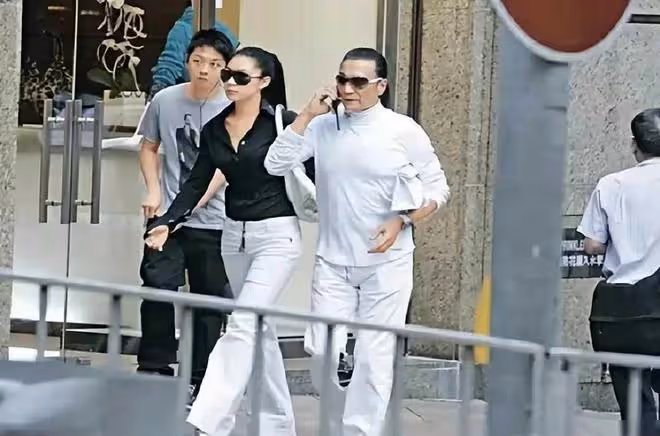 曾被謝賢養了12年的她,用自己的青春換來了2000萬