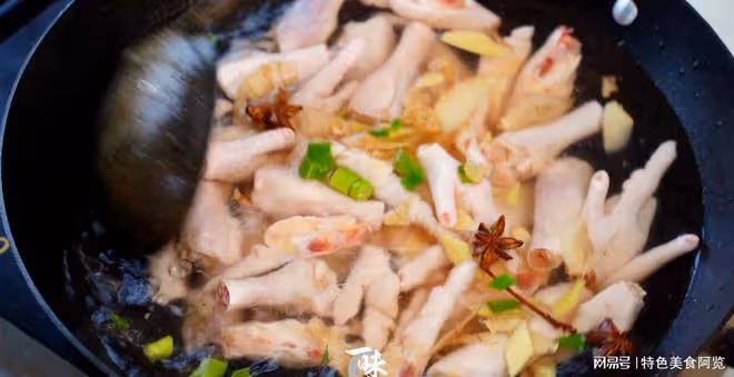 線上非常火爆的泡椒檸檬鳳爪,原來做法如此簡單,酸辣開胃又筋道