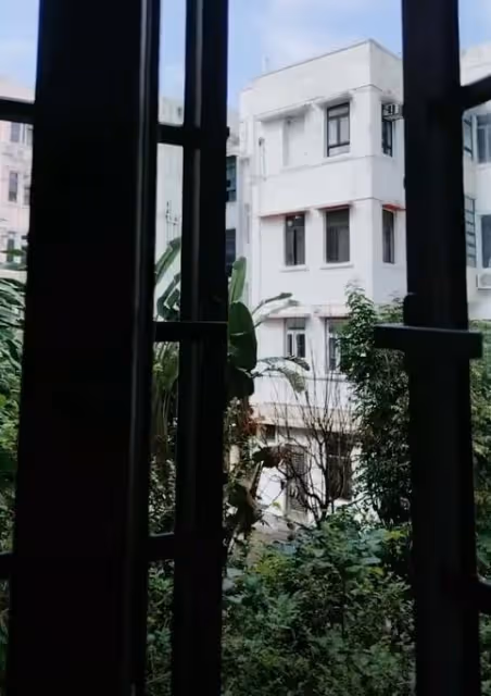 吳綺莉價值1500萬的豪宅雜草叢生，女兒離開後她無心打掃